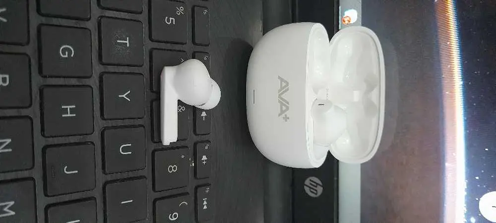Khách hàng review Tai nghe Bluetooth True Wireless AVA  FreeGo W26 10