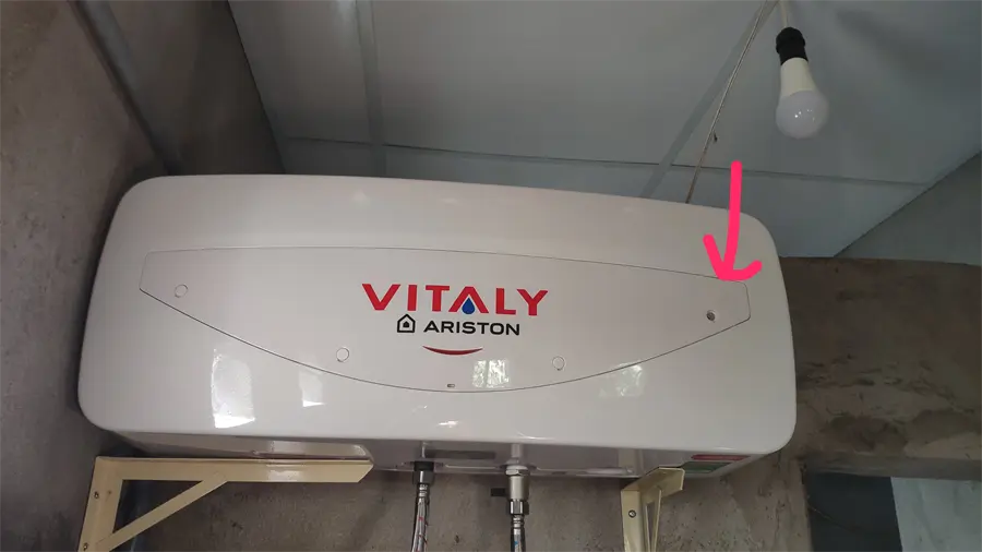 Khách hàng review Máy nước nóng gián tiếp Ariston 20 lít 2500W VITALY 20 SLIM 2.5 FE 3