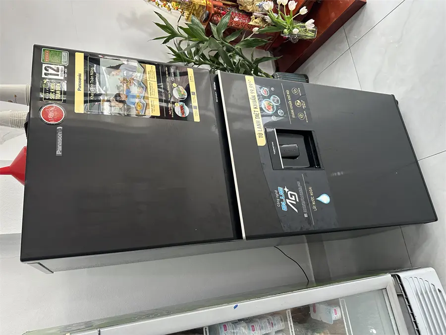 Khách hàng review Tủ lạnh Panasonic Inverter 326 lít NR-TL351GVKV 10