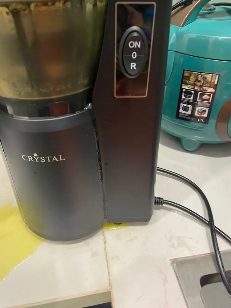 Khách hàng review Máy ép chậm Crystal ZZJ821ML 6