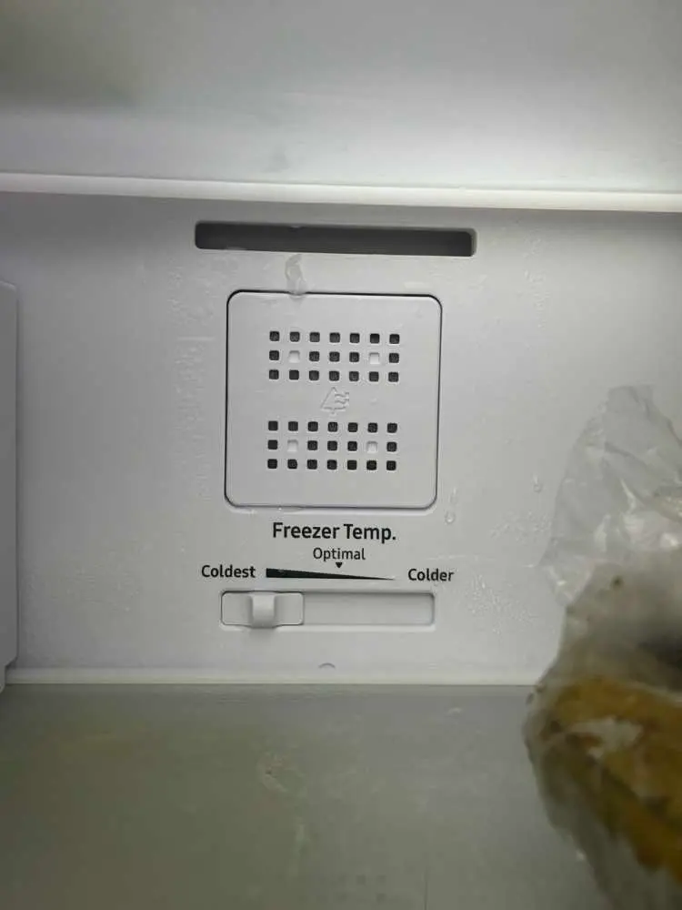 Khách hàng review Tủ lạnh Samsung Inverter 307 lít RB30N4190BY/SV 6