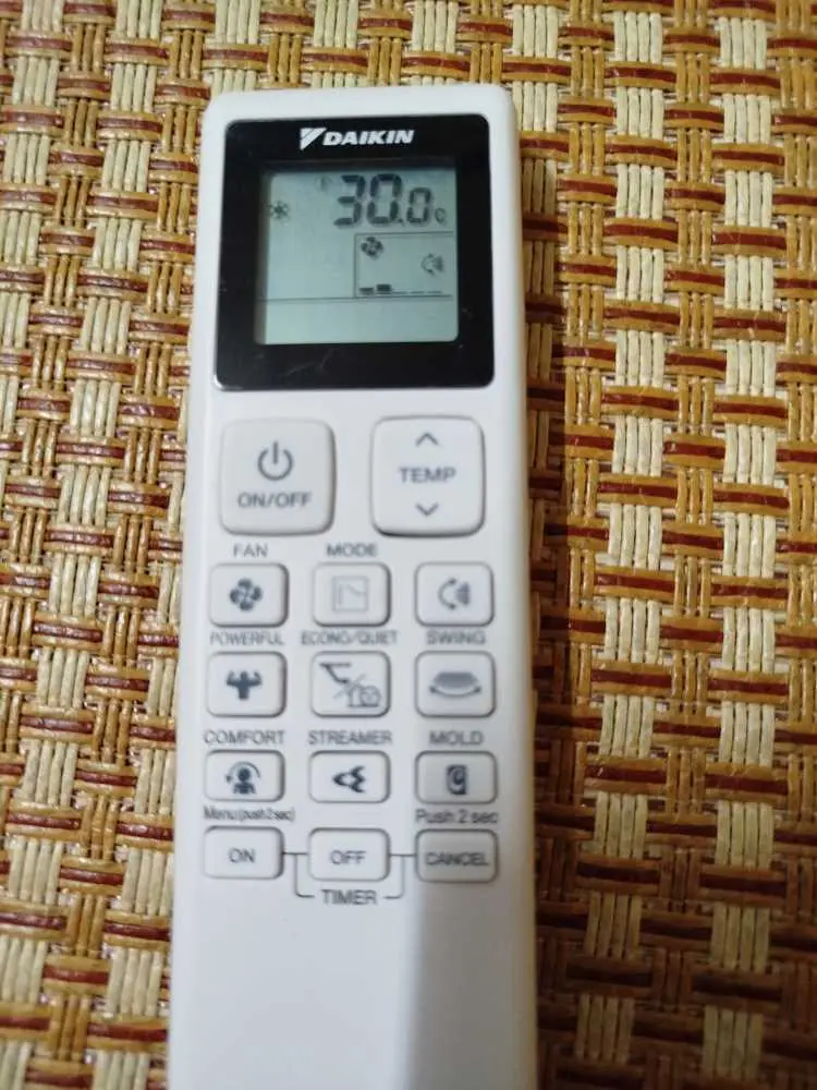 Khách hàng review Máy lạnh Daikin Inverter 1 HP ATKF25YVMV 5
