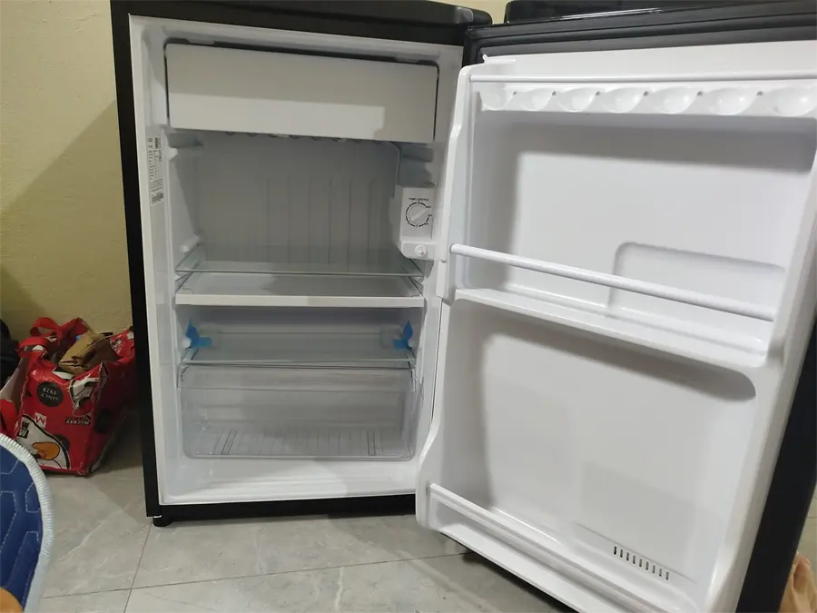 Khách hàng review Tủ lạnh Aqua 90 lít AQR-D99FA(BS) 2