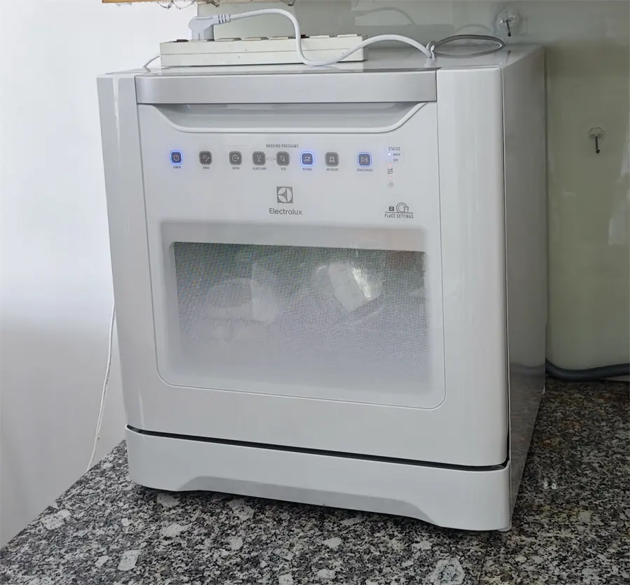 Khách hàng review Máy rửa chén mini Electrolux ESF6010BW 4