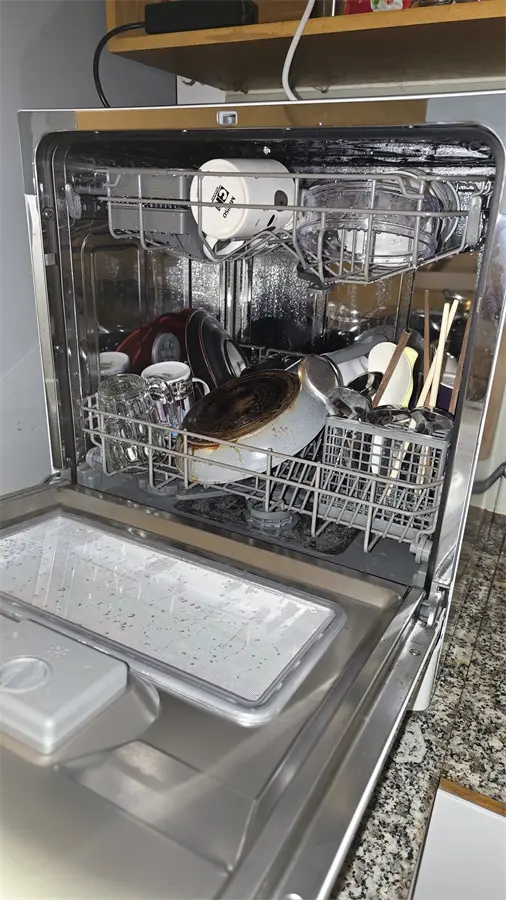 Khách hàng review Máy rửa chén mini Electrolux ESF6010BW 3