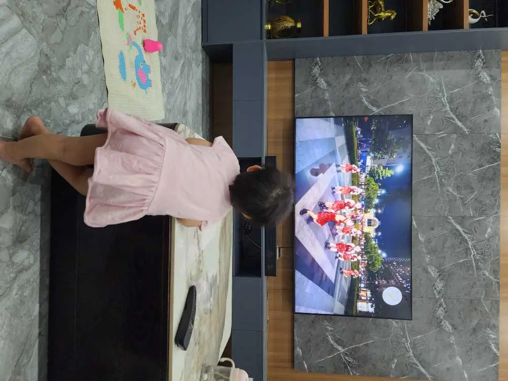 Khách hàng review Smart Tivi LG 4K 65 inch 65UQ8000PSC 3