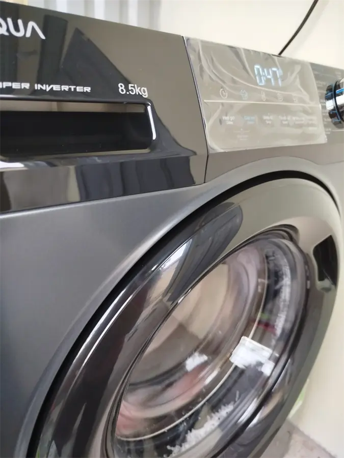 Khách hàng review Máy giặt Aqua Inverter 8.5 kg AQD-A852J BK 10