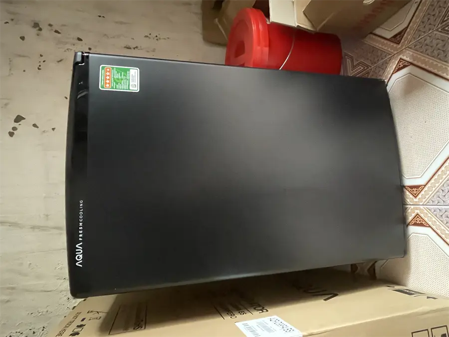 Khách hàng review Tủ lạnh Aqua 90 lít AQR-D99FA(BS) 1