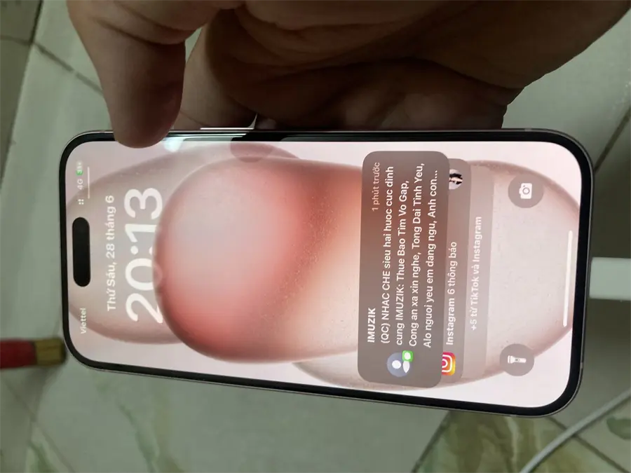 Khách hàng review Điện thoại iPhone 15 128GB 35