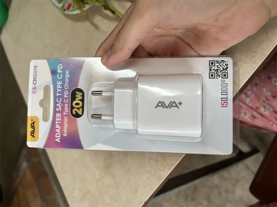 Khách hàng review Sạc nhanh Type-C 20W AVA  CS-CHG078 1