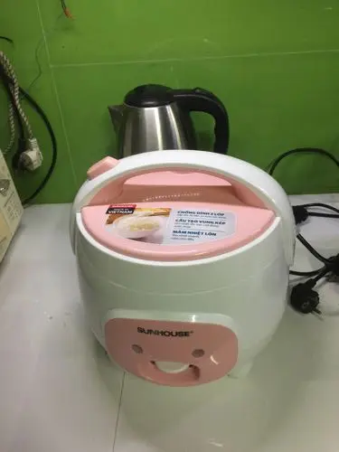 Khách hàng review Nồi cơm nắp gài Sunhouse 1.2 lít SHD8217W 7
