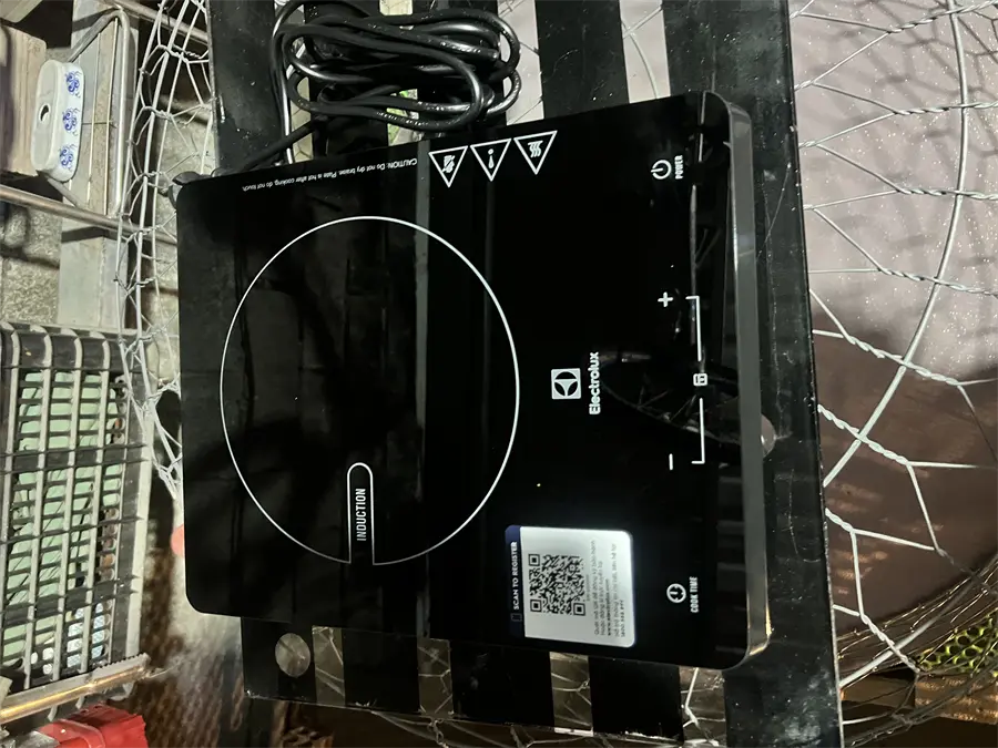 Khách hàng review Bếp từ đơn Electrolux ETD29MKC 2000W 3