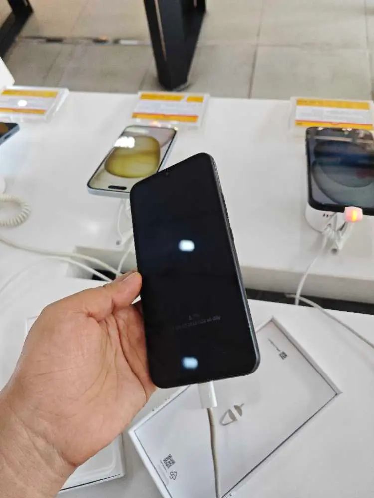 Khách hàng review Điện thoại Samsung Galaxy A34 5G 8GB/256GB 1