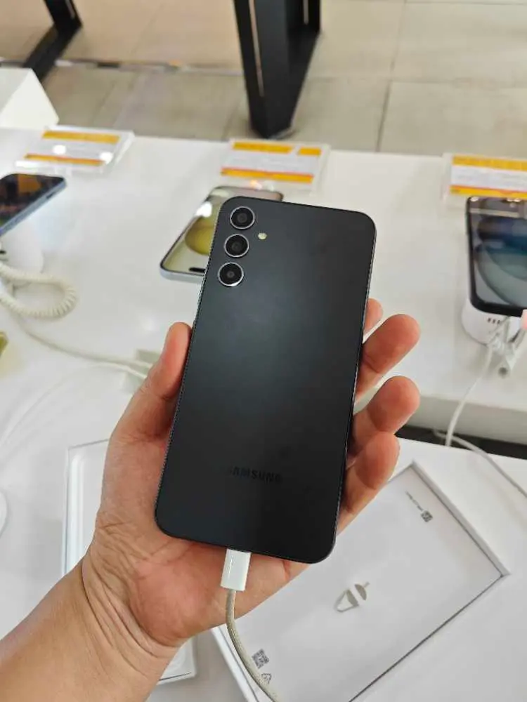 Khách hàng review Điện thoại Samsung Galaxy A34 5G 8GB/256GB 2