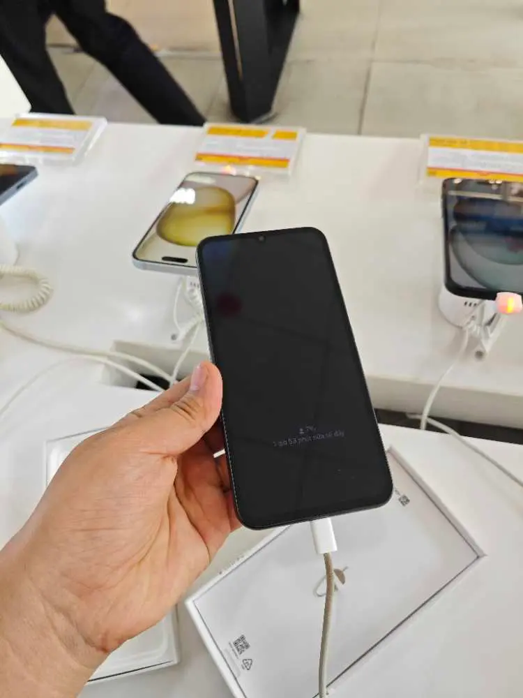 Khách hàng review Điện thoại Samsung Galaxy A34 5G 8GB/256GB 3