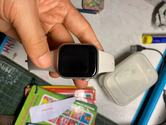 Khách hàng review Đồng hồ thông minh Apple Watch Series 9 GPS 41mm viền nhôm dây thể thao 2