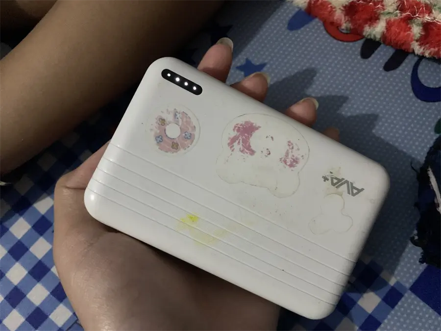 Khách hàng review Pin sạc dự phòng Polymer 10000mAh 12W AVA  DS609A 8