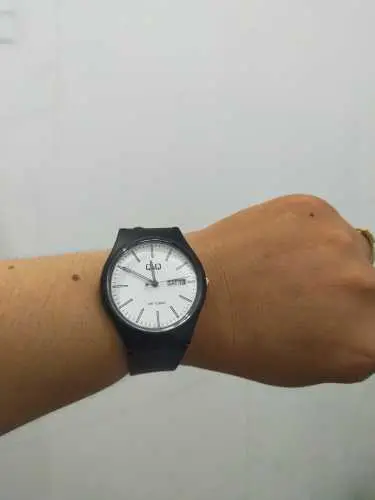 Khách hàng review Đồng hồ Q 2