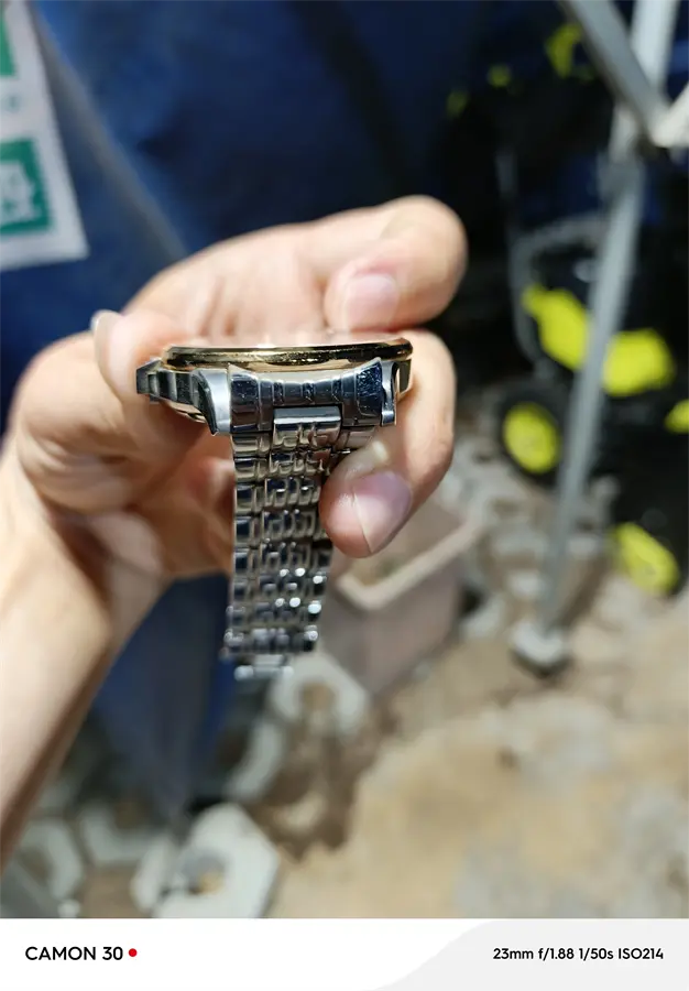 Khách hàng review Đồng hồ MVW Star 41.5 mm Nam MSA003-01N 3