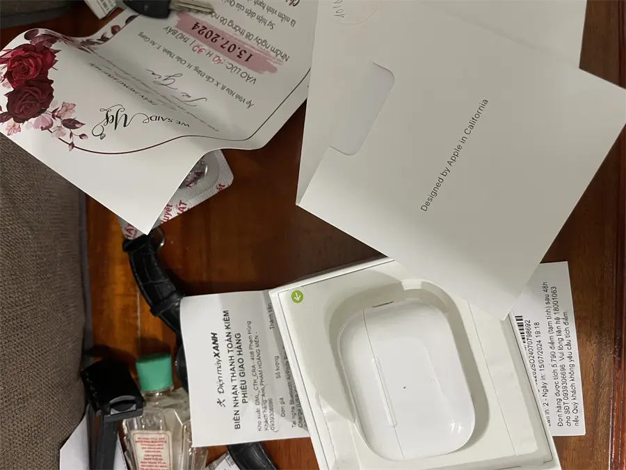 Khách hàng review Tai nghe Bluetooth AirPods Pro Gen 2 MagSafe Charge (USB-C) Apple MTJV3 4