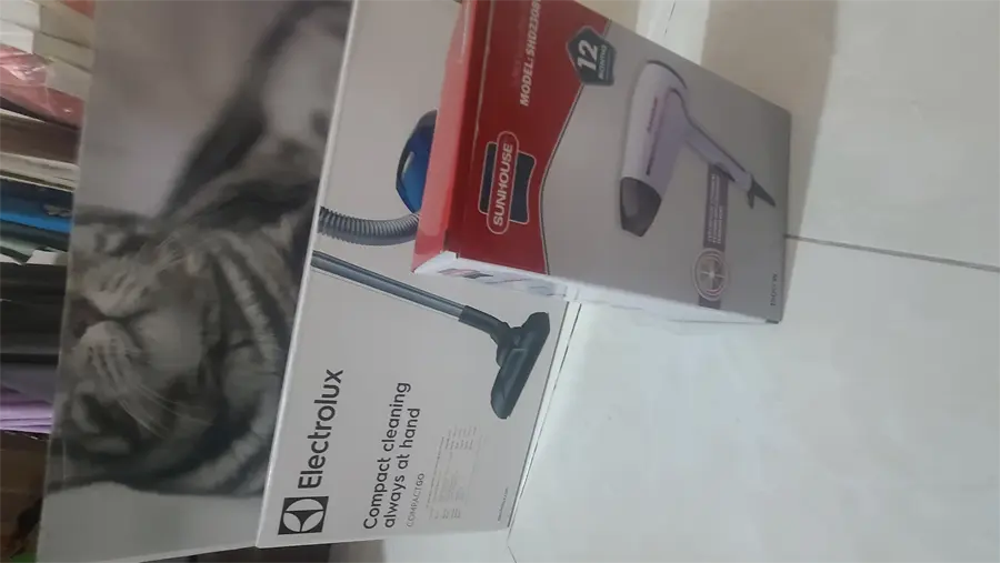 Khách hàng review Máy hút bụi dạng hộp Electrolux Z1220 1