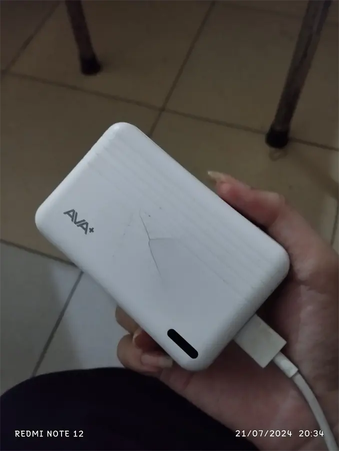 Khách hàng review Pin sạc dự phòng Polymer 10000mAh 12W AVA  DS609A 4