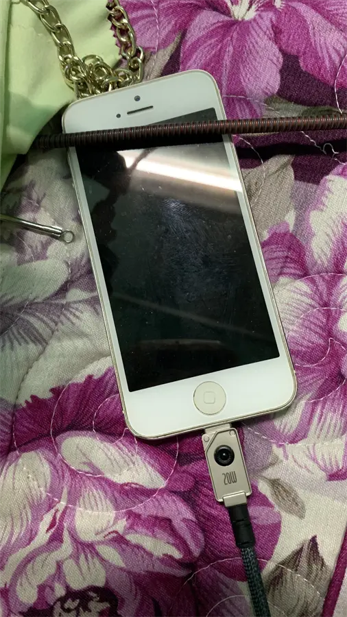 Khách hàng review Cáp sạc nhanh Type-C - Lightning 20W 2m Baseus Unbreakable CB000049 2