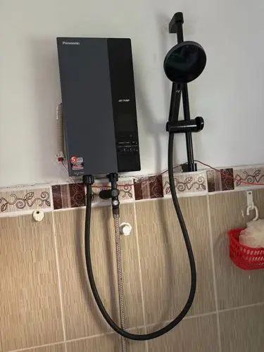 Khách hàng review Máy nước nóng trực tiếp Panasonic 4500W DH-4UDP1VZ 2