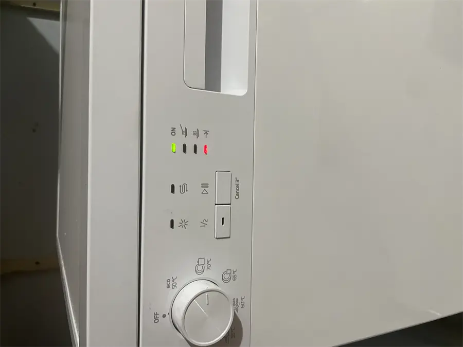 Khách hàng review Máy rửa chén độc lập Beko DFN05311W 1