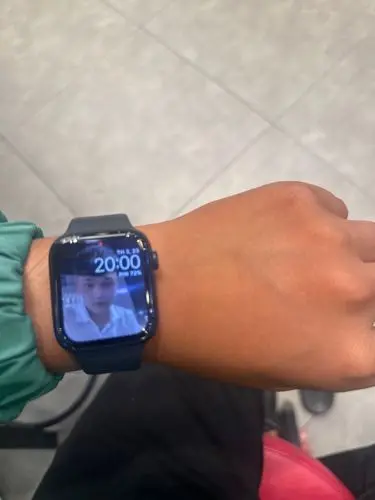 Khách hàng review Apple Watch SE 2 GPS 44mm viền nhôm dây thể thao 1