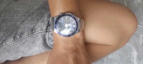 Khách hàng review Đồng hồ EDIFICE CASIO 46.9 mm Nam EFV-C110D-2AVDF 3