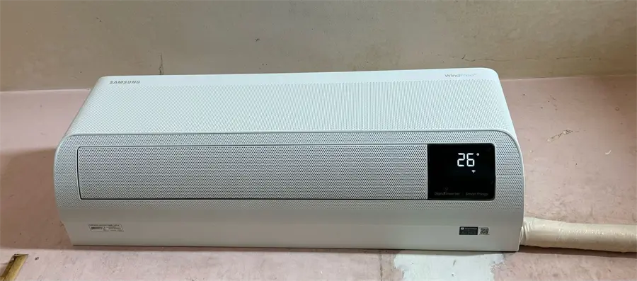 Khách hàng review Máy lạnh Samsung Wind-Free Inverter 1.5 HP AR13CYFAAWKNSV 4