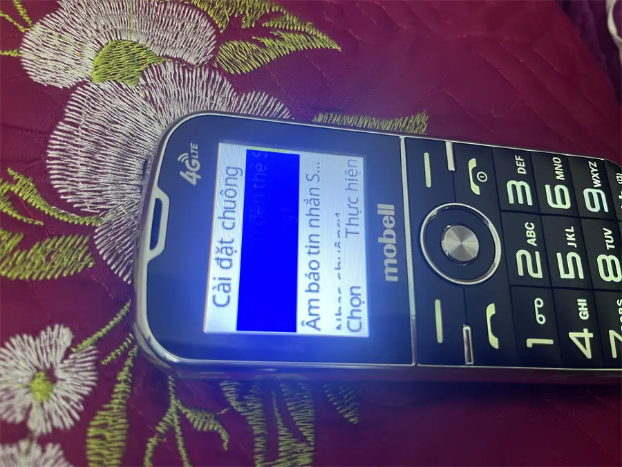 Khách hàng review Điện thoại Mobell F209 1