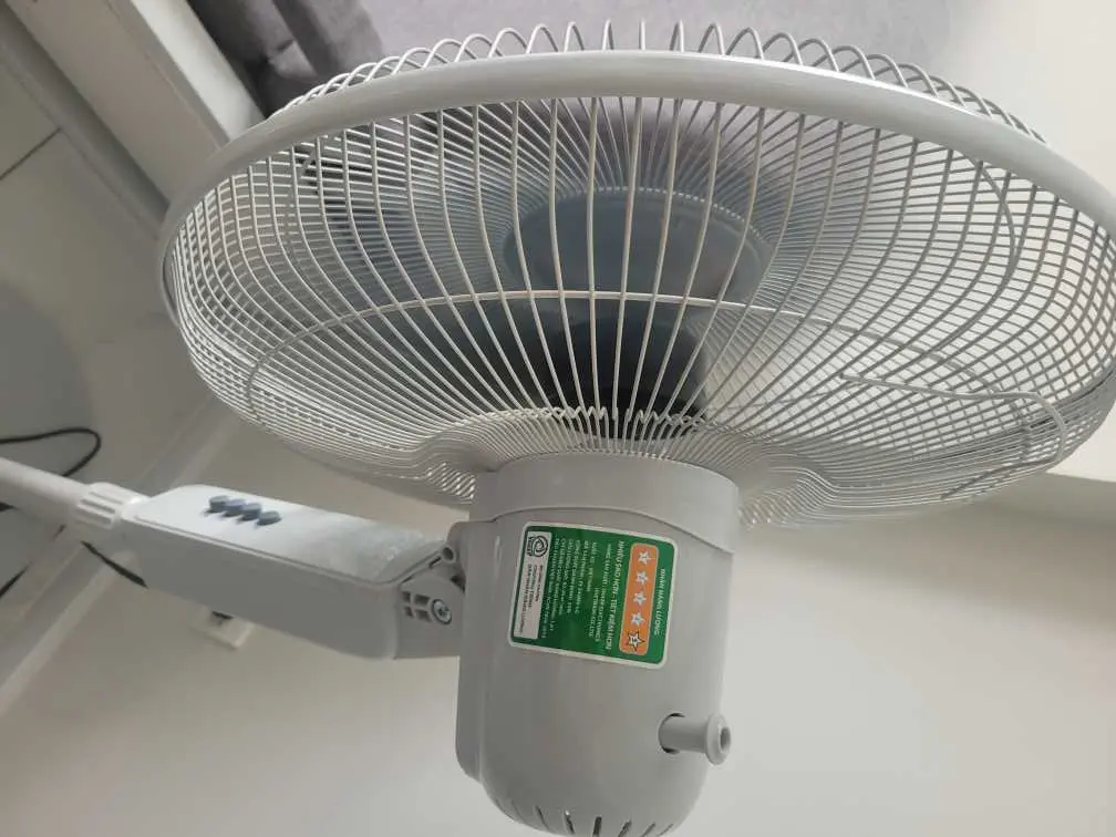 Khách hàng review Quạt đứng Sharp 3 cánh PJ-S40MV-LG 55W 4
