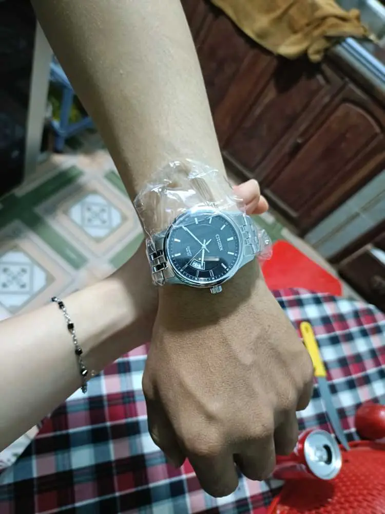 Khách hàng review Đồng hồ CITIZEN 39.9 mm Nam BI1050-81E 1