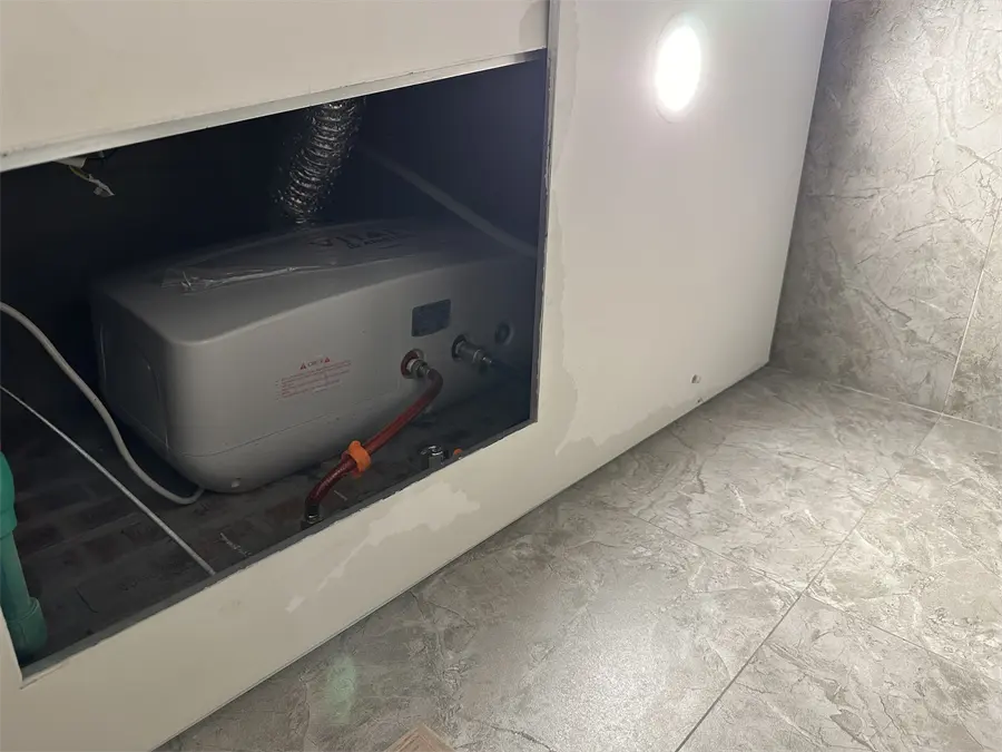 Khách hàng review Máy nước nóng gián tiếp Ariston 20 lít 2500W VITALY 20 SLIM 2.5 FE 1