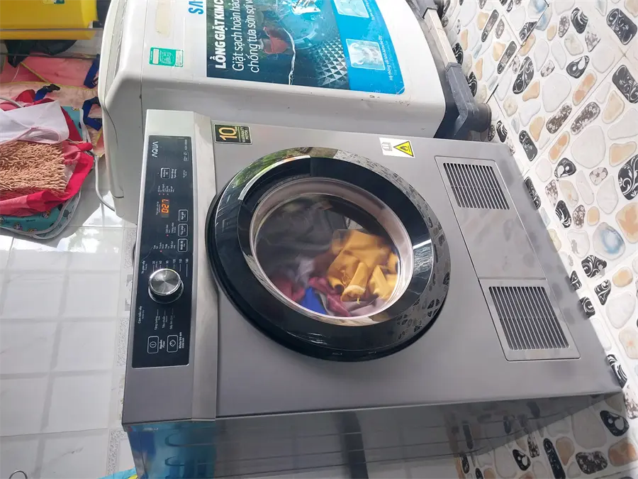 Khách hàng review Máy sấy thông hơi Aqua 8 kg AQH-V800H SS 1