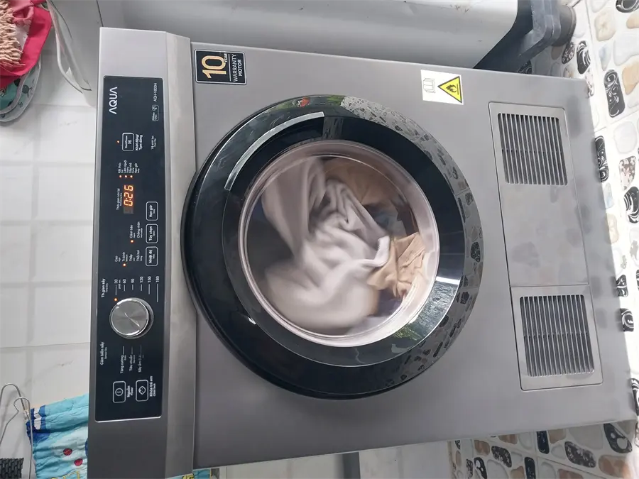 Khách hàng review Máy sấy thông hơi Aqua 8 kg AQH-V800H SS 2