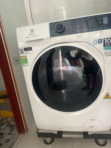 Khách hàng review Máy giặt sấy Electrolux UltimateCare 500 Inverter giặt 10 kg - sấy 7 kg EWW1024P5WB 1