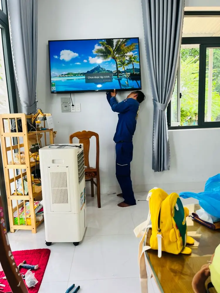 Khách hàng review Smart Tivi LG 4K 55 inch 55UQ8000PSC 2