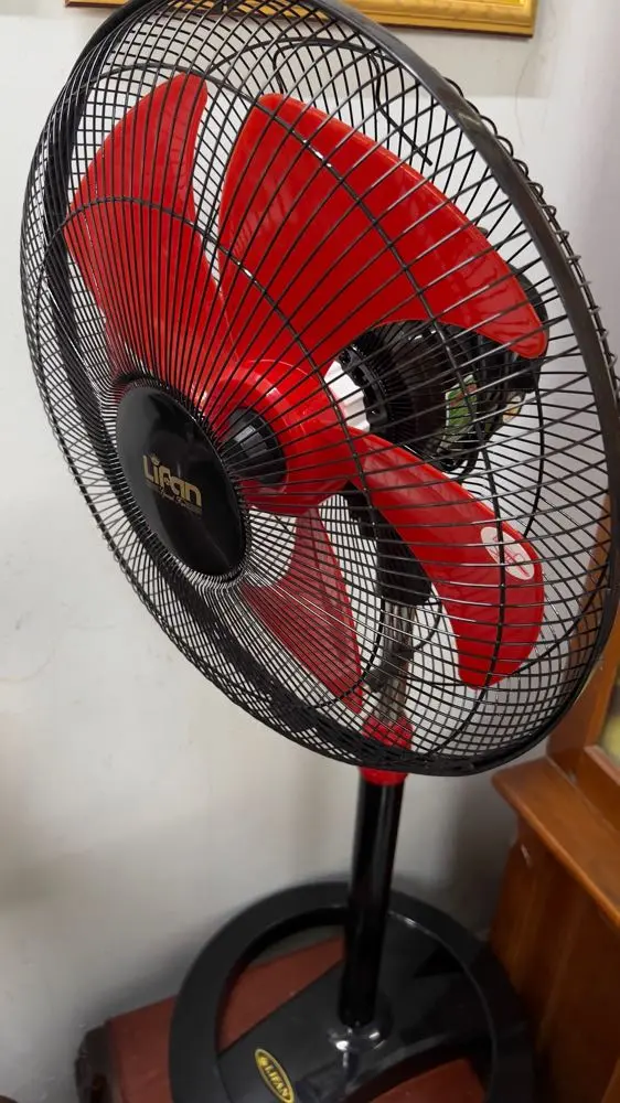 Khách hàng review Quạt đứng Lifan 5 cánh Đ-616 45W - Đen 1