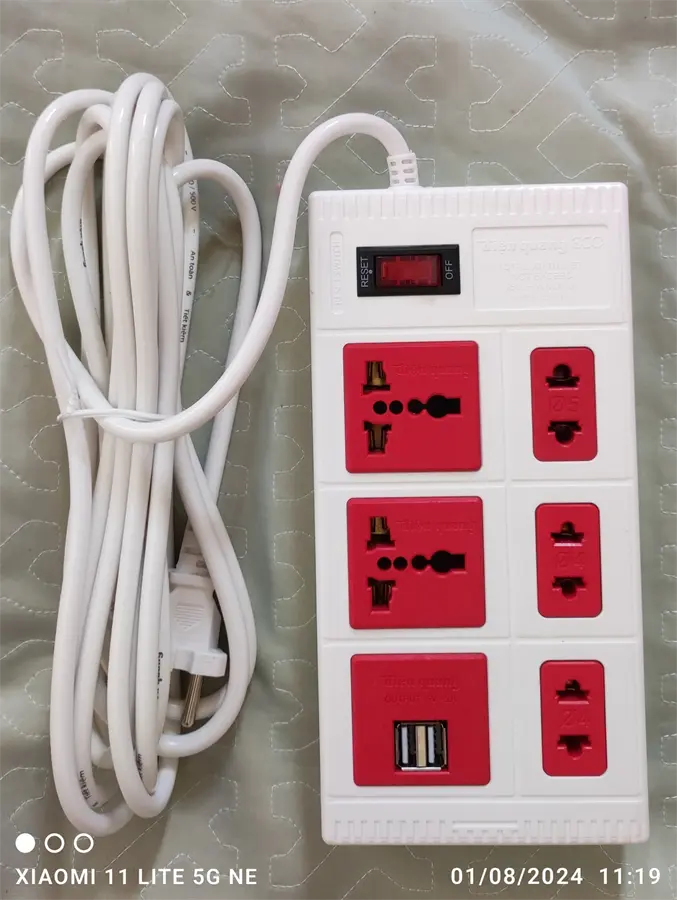Khách hàng review Ổ cắm điện Điện Quang 5 lỗ 2 USB 5m ECO ĐQ ESK 5WR 5ECO 2A 3