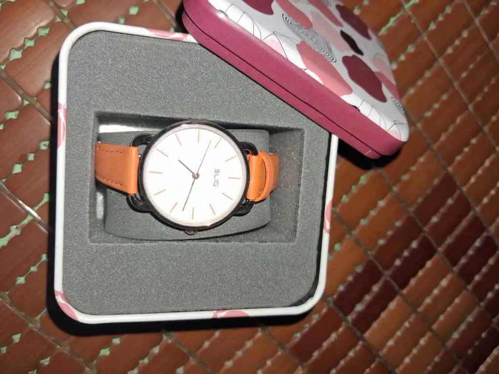 Khách hàng review Đồng hồ ELIO 35.7 mm Nữ EL011-01 1