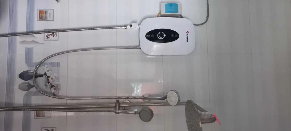 Khách hàng review Máy nước nóng trực tiếp Rapido 4500W SONNE - SP4.5 3