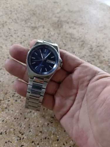 Khách hàng review Đồng hồ Q 5