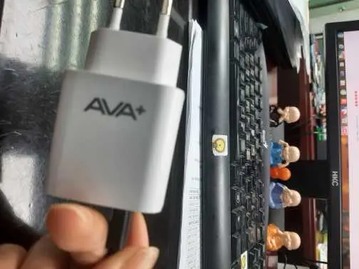 hách hàng review Sạc USB 12W AVA  TCES1 6