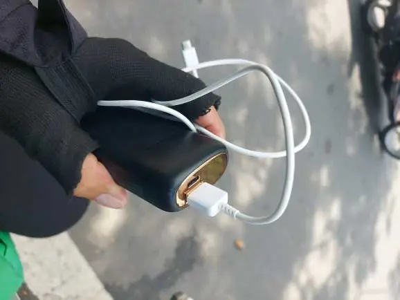 Khách hàng review Pin sạc dự phòng 10000mAh Type C PD QC3.0 22.5W Xmobile T121 2