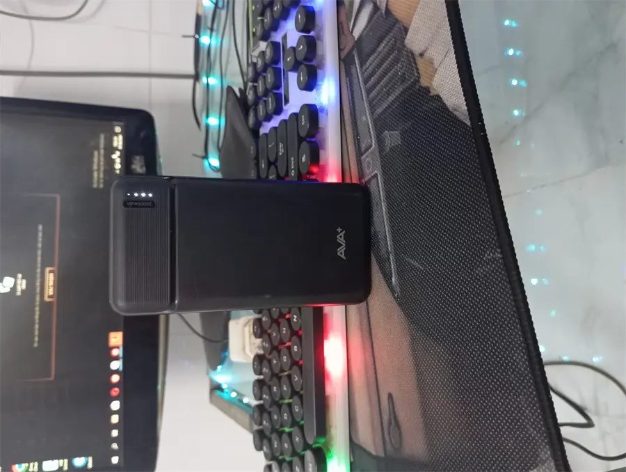 Khách hàng review Pin sạc dự phòng Polymer 20000mAh 10.5W AVA  Q7 6