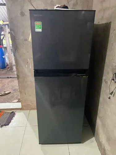 Khách hàng review Tủ lạnh Toshiba Inverter 233 lít GR-RT303WE-PMV(52) 1