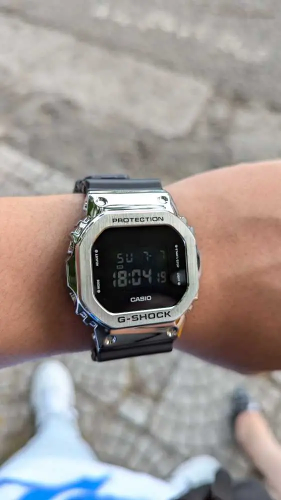 Khách hàng review Đồng hồ G-SHOCK 5600 43.2 mm Nam GM-5600-1DR 1